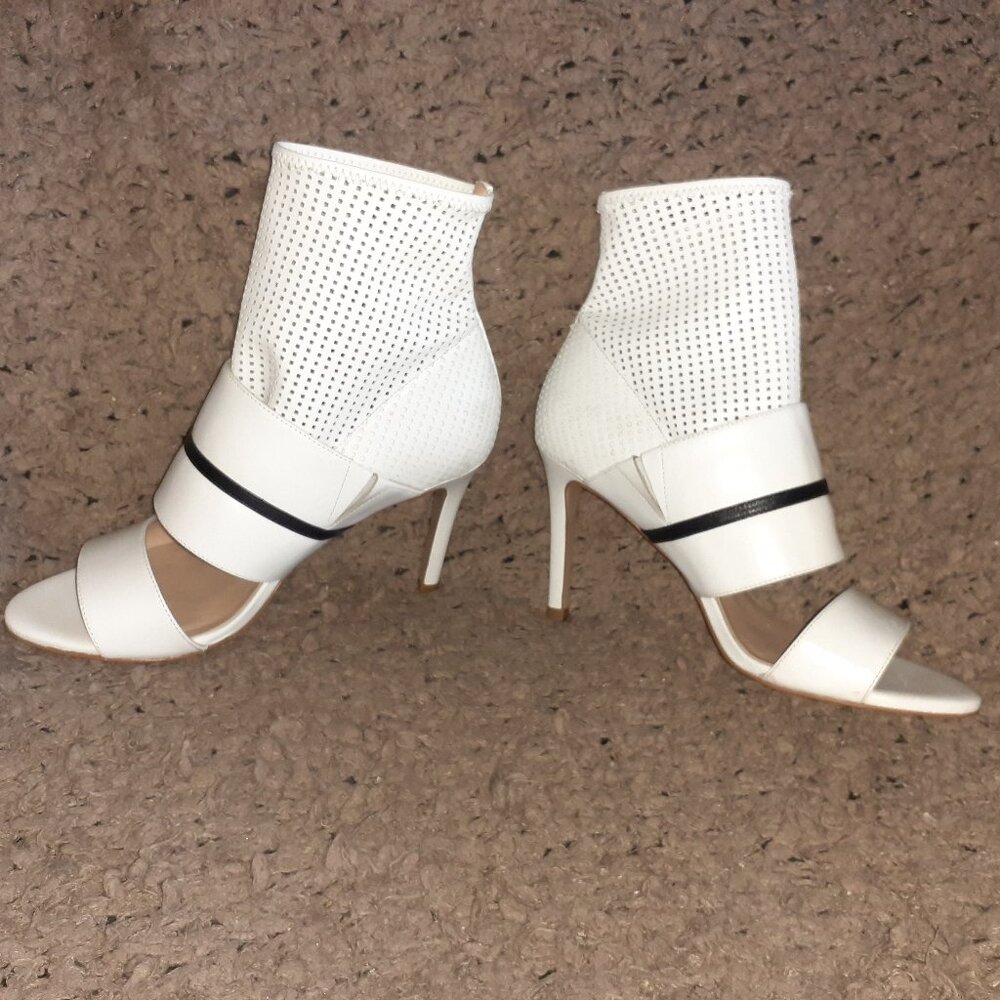 RUTHIE DAVIS X DISNEY PRINCESS-White Perforated Leather Stiletto-Sz 37-Excellent